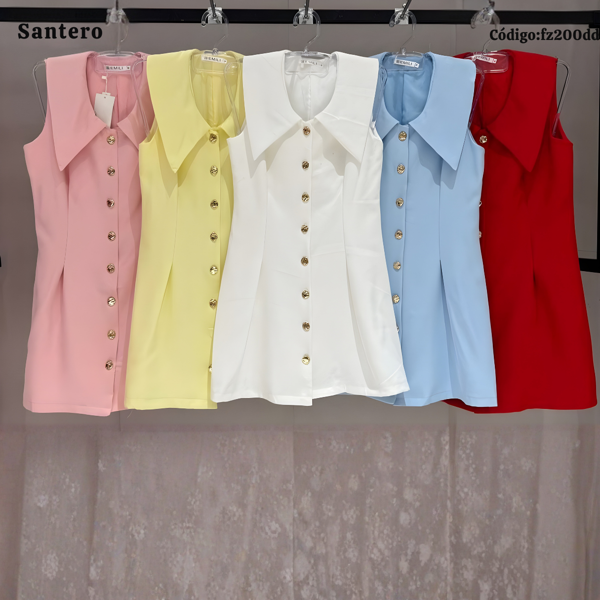 Vestido Sastre con Botones Dorados y Cuello Grande – Mini Elegante