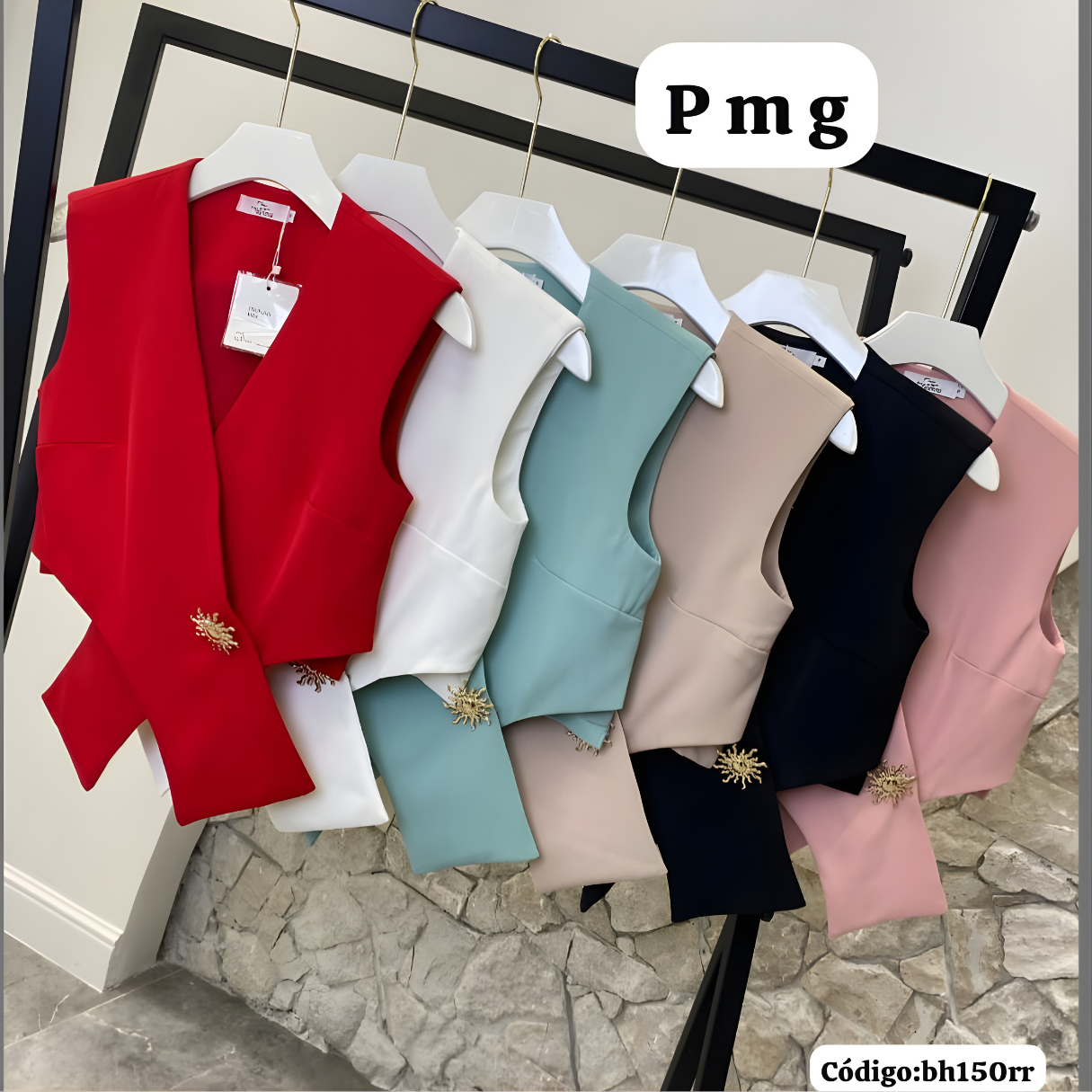 Chaleco Sastre Cruzado con Broche Dorado — Look Chic y Elegante
