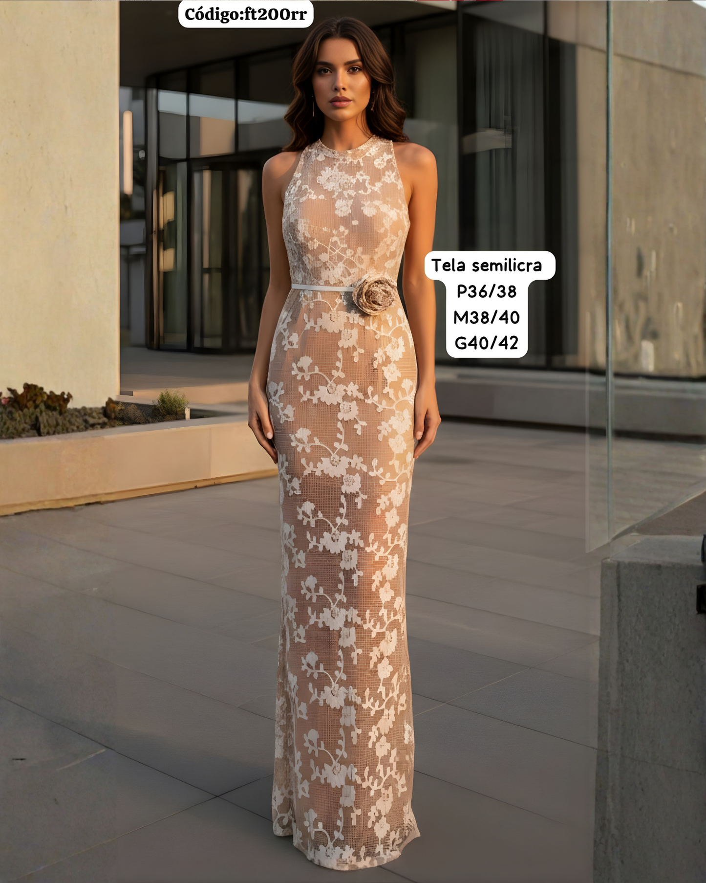 Vestido Largo Halter con Encaje Floral y Flor en Cintura — Elegancia que Enamora